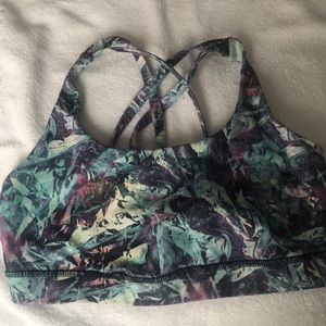 Lululemon “energy” cross-back sports bra